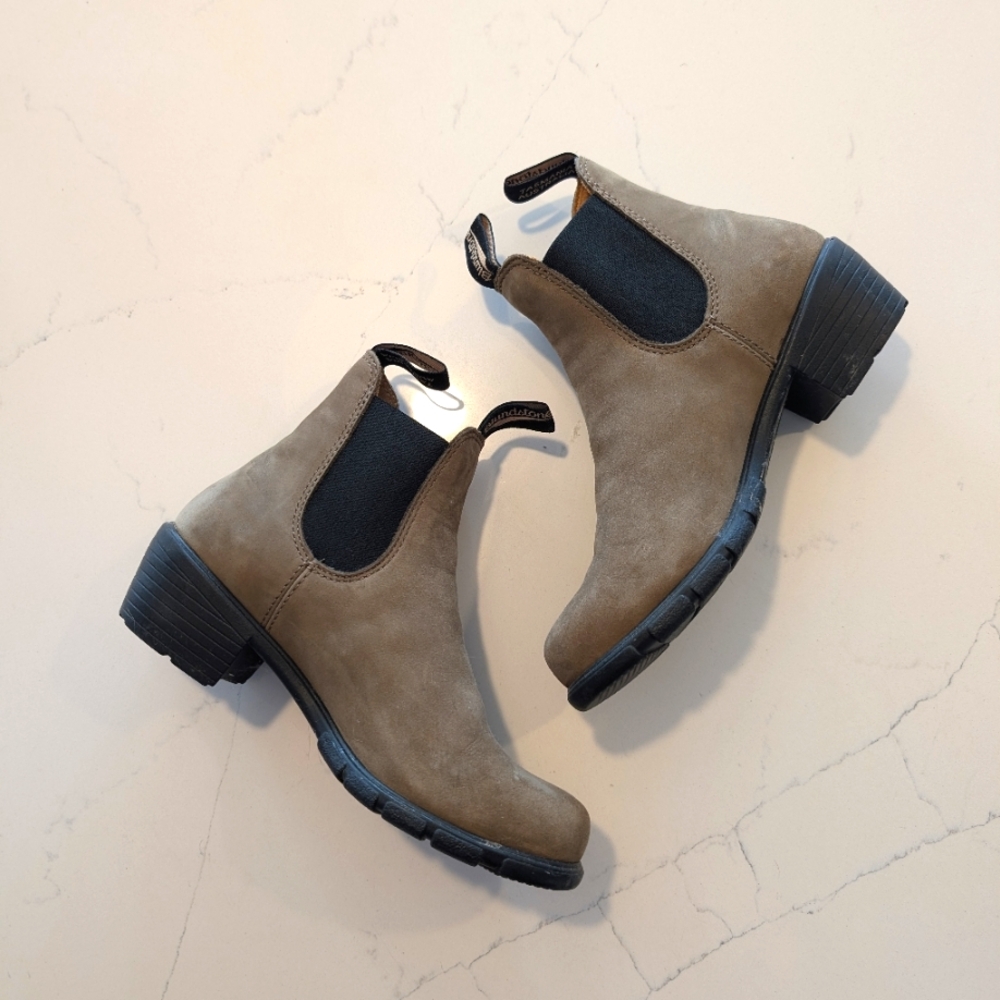 Women's Blundstone 1961 suede boots